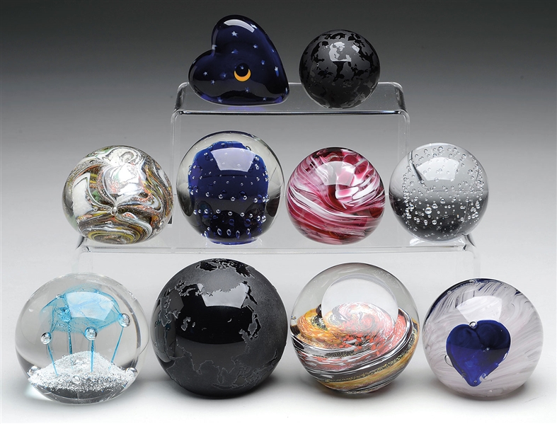 10 CONTEMPORARY PAPERWEIGHTS                                                                                                                                                                            