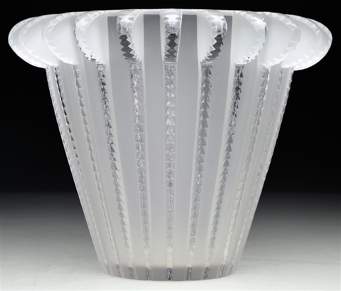 LALIQUE FROSTED GLASS VASE                                                                                                                                                                              