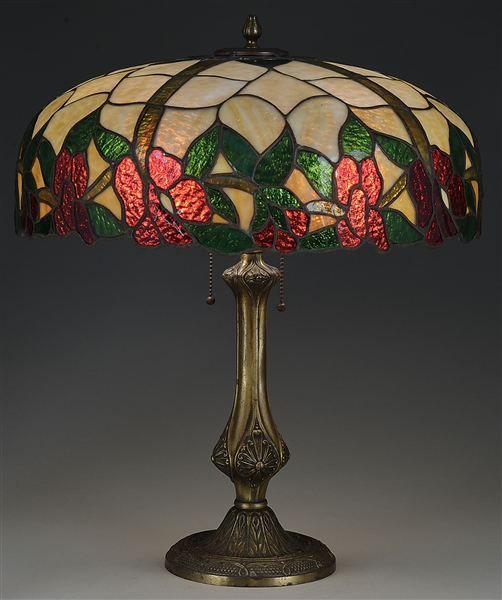 AMERICAN LEADED GLASS TABLE LAMP                                                                                                                                                                        