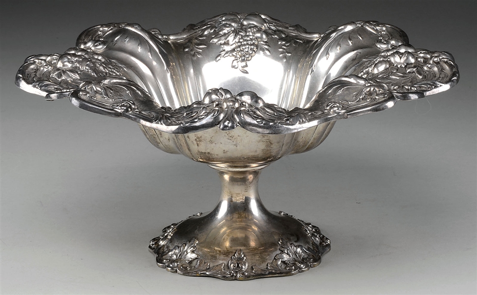 FINE STERLING SILVER PEDESTAL CENTER BOWL BY REED & BARTON, IN THE FRANCIS I PATTERN.                                                                                                                   