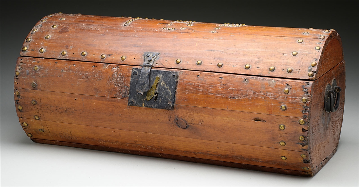 ANTIQUE BRASS TACK DECORATED CARRIAGE TRUNK.                                                                                                                                                            