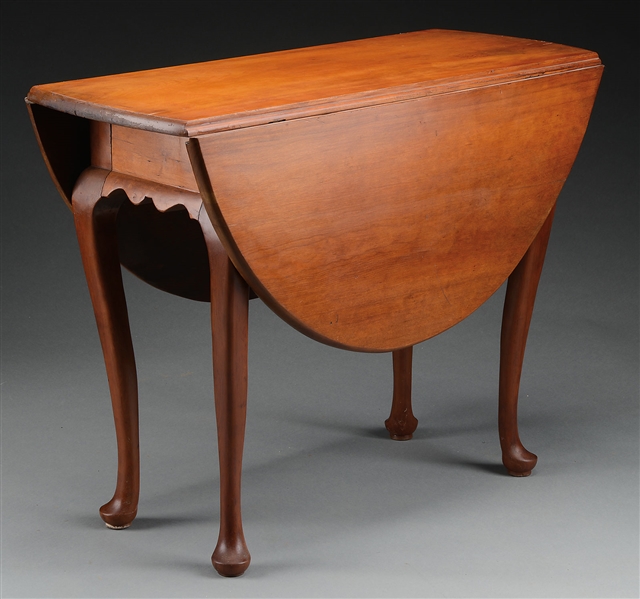 QUEEN ANNE CHERRY DROP-LEAF TABLE.                                                                                                                                                                      