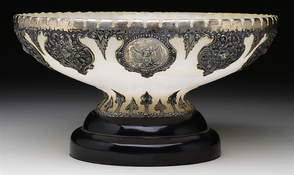 INDONESIAN AGATE PRESENTATION BOWL WITH SILVER MOUNTS.                                                                                                                                                  