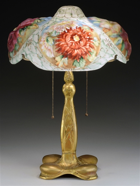 PAIRPOINT PUFFY FLORAL TABLE LAMP.                                                                                                                                                                      