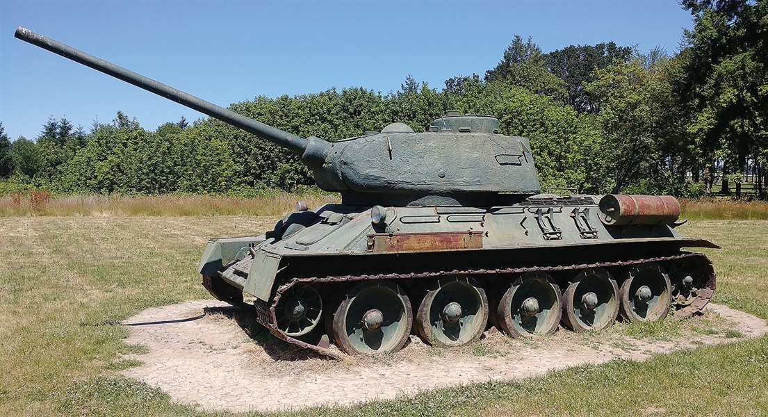 RARE AND DESIRABLE SOVIET T-34/85 TANK.                                                                                                                                                                 