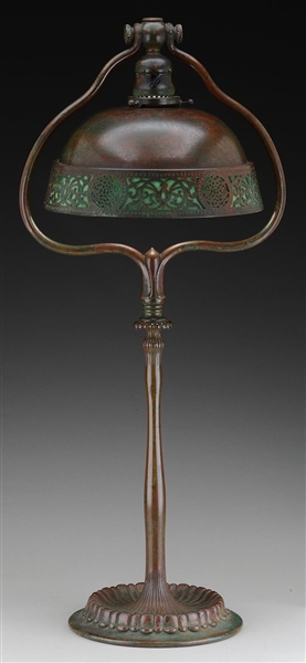 TIFFANY STUDIOS TABLE LAMP.                                                                                                                                                                             