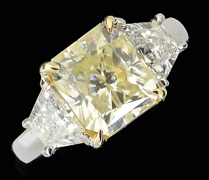 PLATINUM, YELLOW DIAMOND & DIAMOND RING.                                                                                                                                                                
