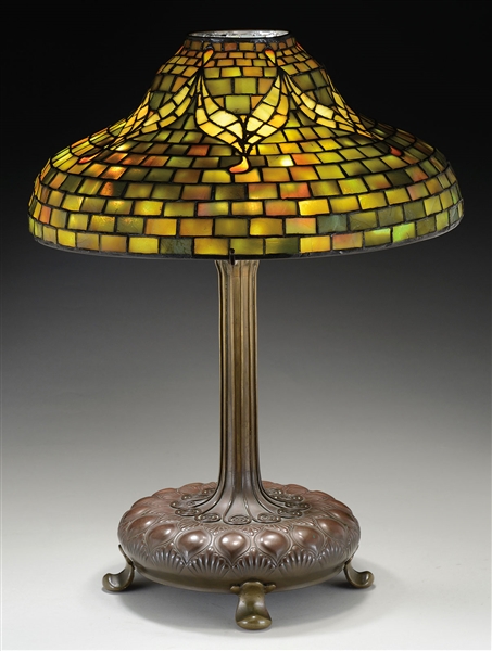TIFFANY STUDIOS WAVED RIBBON TABLE LAMP.                                                                                                                                                                