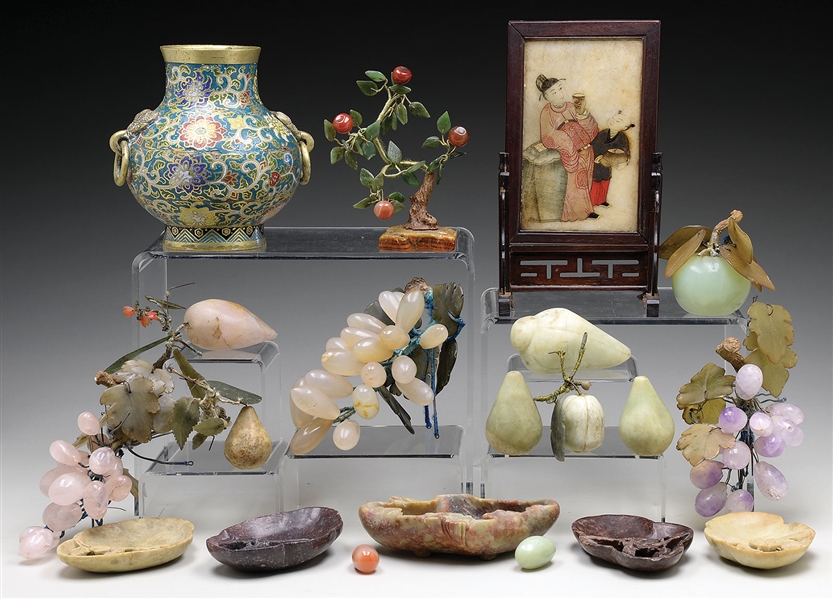 LOT OF CHINESE DECORATIVE OBJECTS.                                                                                                                                                                      