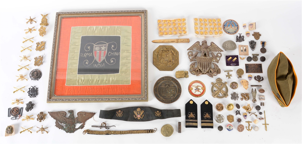 LARGE LOT OF ASSORTED AMERICAN 19TH & 20TH CENTURY MILITARY INSIGNIA.