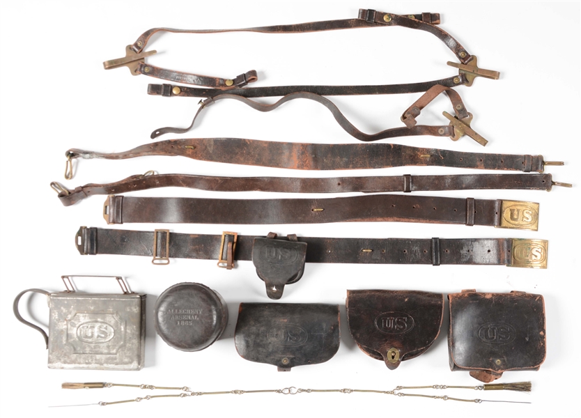 LOT OF 14: 19TH CENTURY U.S. MILITARY ACCOUTREMENTS.