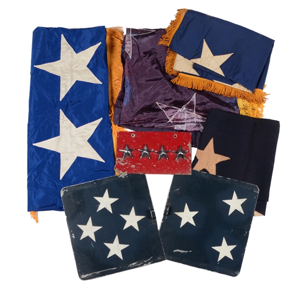 LOT OF 7: US NAVY ADMIRALS FLAGS, PLAQUES & ARMY GENERALS LINENCE PLATE.