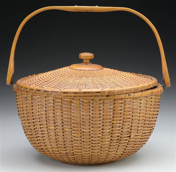 RARE AND FINE ROUND NANTUCKET LIGHTSHIP BASKET WITH HINGED LID.                                                                                                                                         