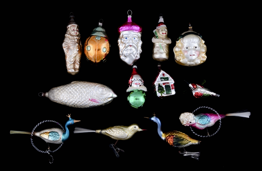 LOT OF GLASS CHRISTMAS ORNAMENTS. 