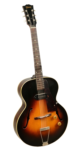 GIBSON MODEL ES-125 ARCHTOP ACOUSTIC-ELECTRIC GUITAR. 