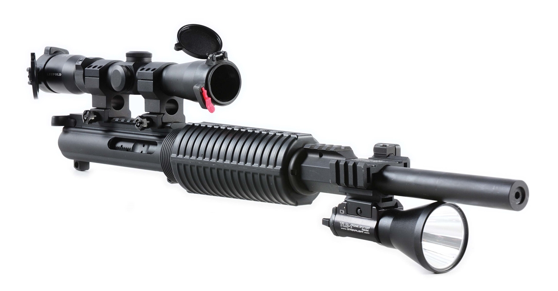 AR-15 UPPER RECEIVER WITH LEUPOLD 2-7X33 SCOPE AND STREAMLIGHT GAME SPOTTER LIGHT.