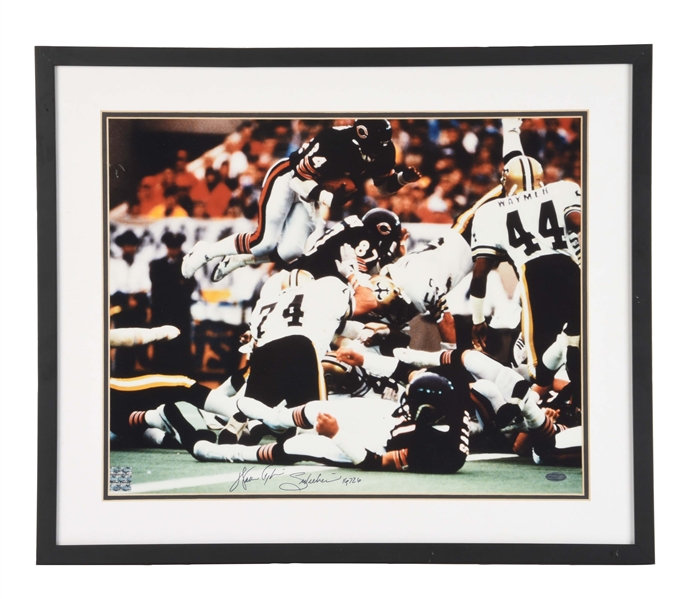 FRAMED & AUTOGRAPHED WALTER PAYTON ACTION PHOTO.