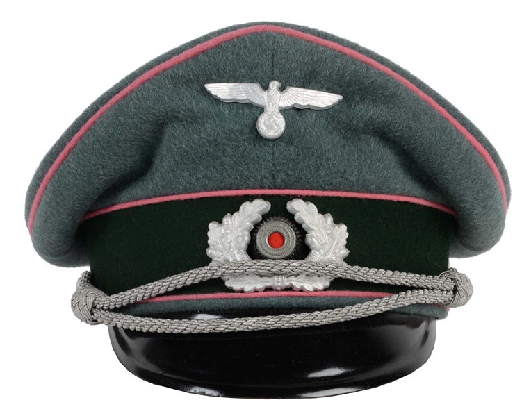 GERMAN WWII PANZER OFFICER VISOR CAP.