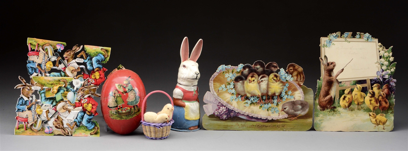 LOT OF 5: ASSORTED EASTER DECORATIONS.