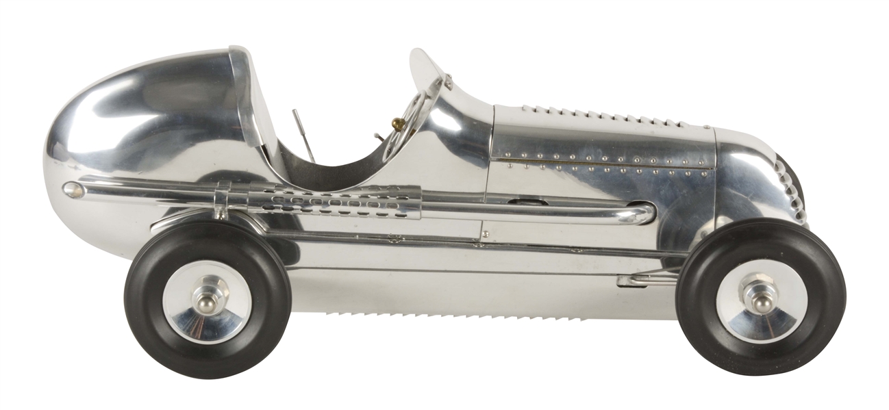 1940S BABY ALEXANDER REAR WHEEL DRIVE POWERED RACE CAR.