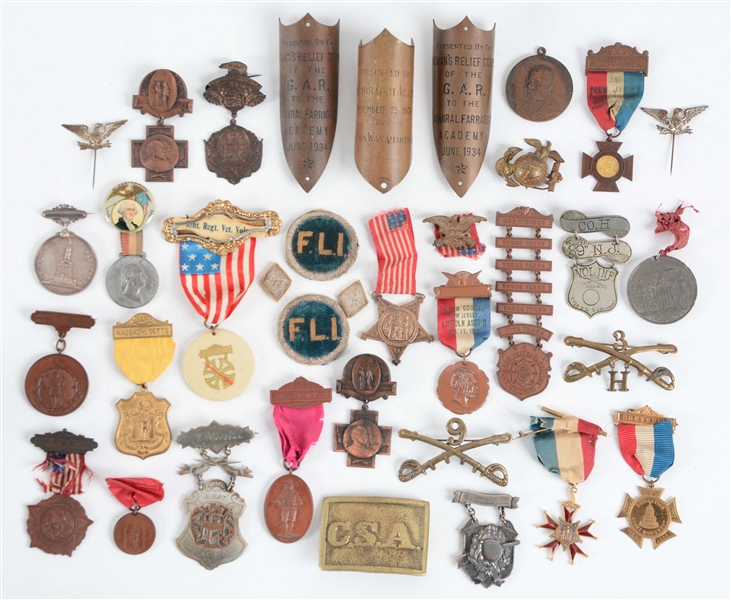 LARGE LOT OF G.A.R. MEDALS, PINS & BUCKLES.