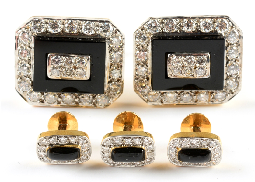 PAIR OF 14K YELLOW GOLD CUFF LINKS & STUDS.