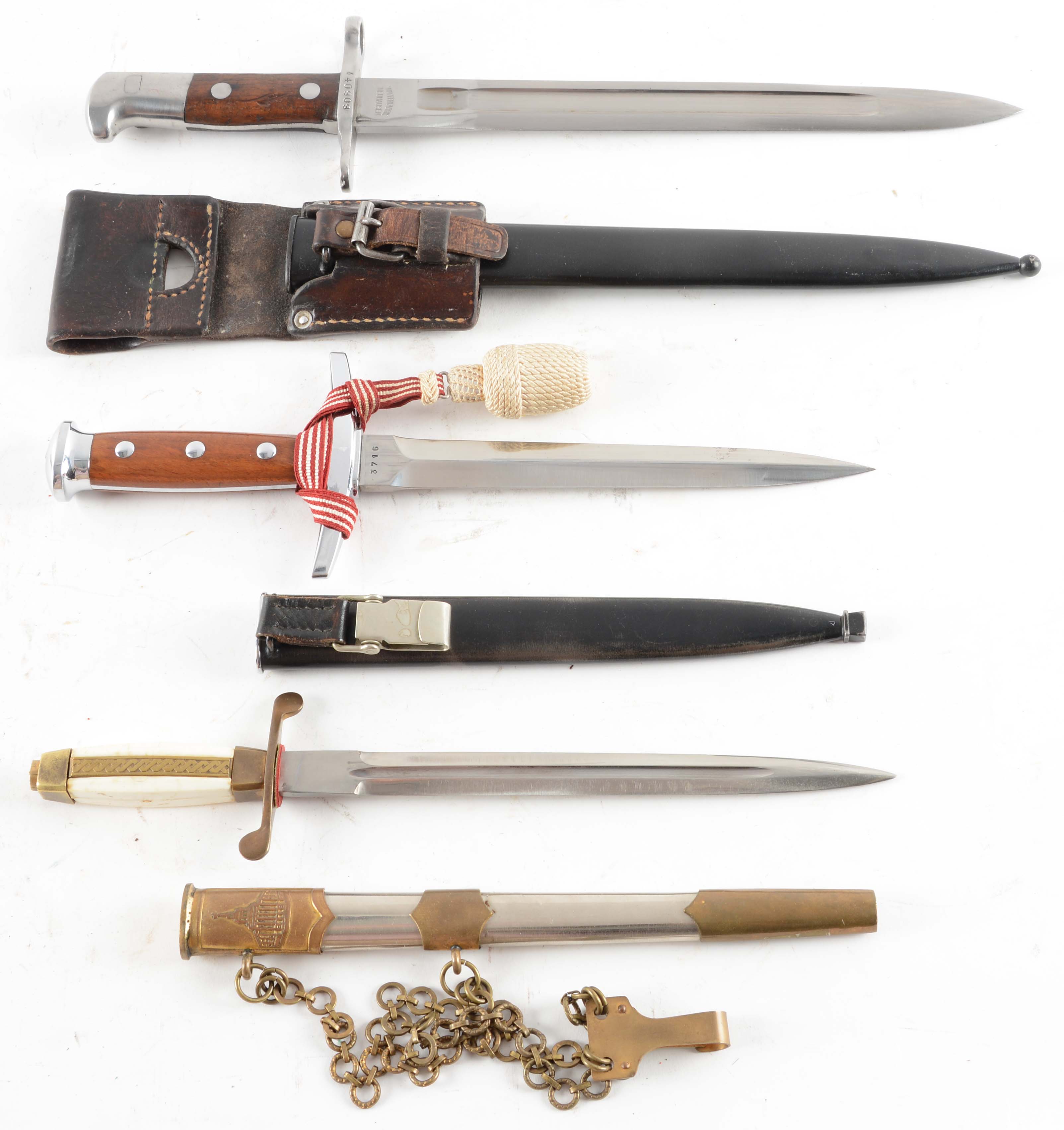 Lot Detail - LOT OF 3: MISCELLANEOUS MILITARY DAGGERS & BAYONET.