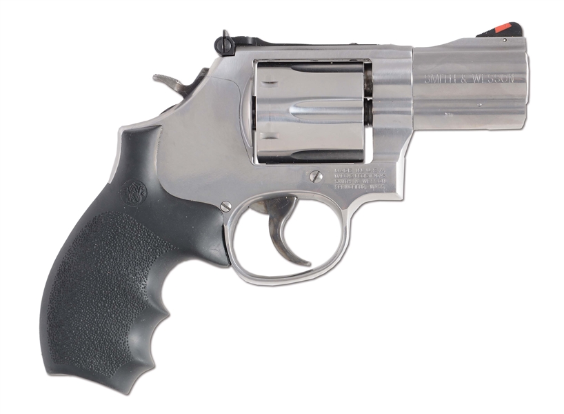 (M) SMITH AND WESSON 686 REVOLVER WITH ACCESSORIES