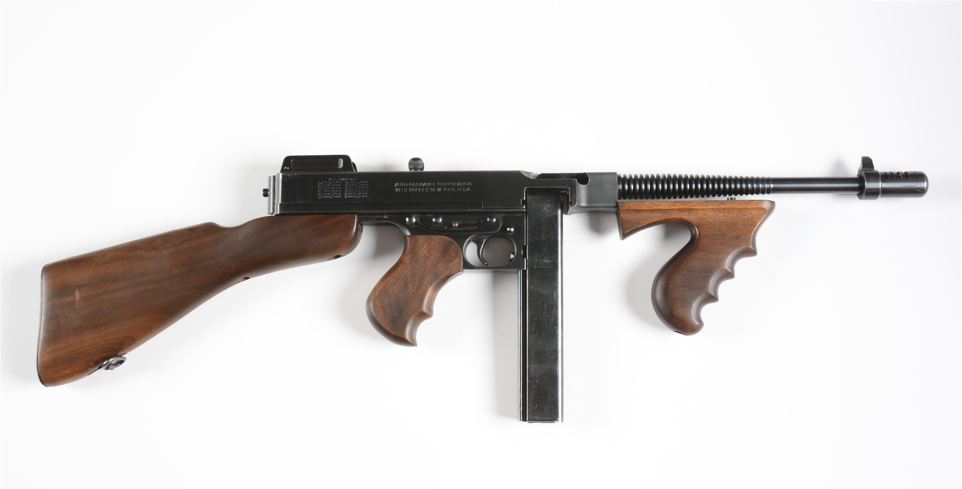 (N) EXTREMELY FINE AUTO ORDNANCE THOMPSON 1928 WEST HURLEY MACHINE GUN (CURIO & RELIC)