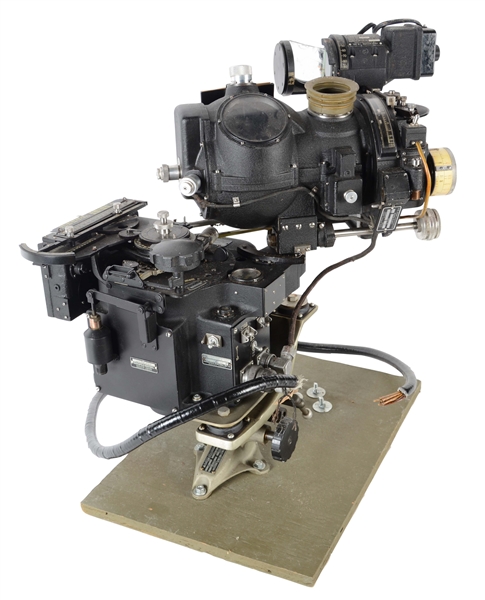 WWII USAAF NORDEN BOMBSIGHT WITH STABILIZER ASSEMBLY ATTACHED.