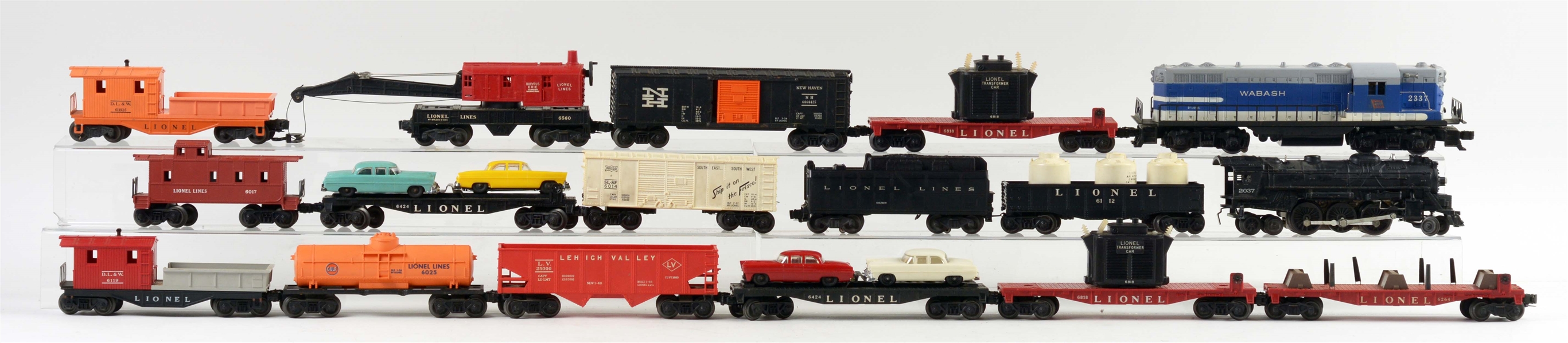 LOT OF 17: LIONEL LOCOMOTIVES AND ROLLING STOCK. 
