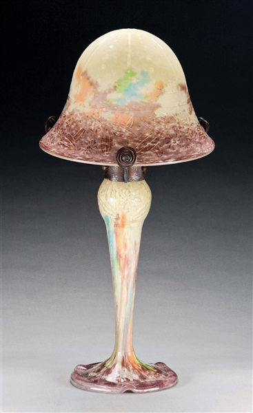 MULLER CAMEO GLASS TABLE LAMP. 