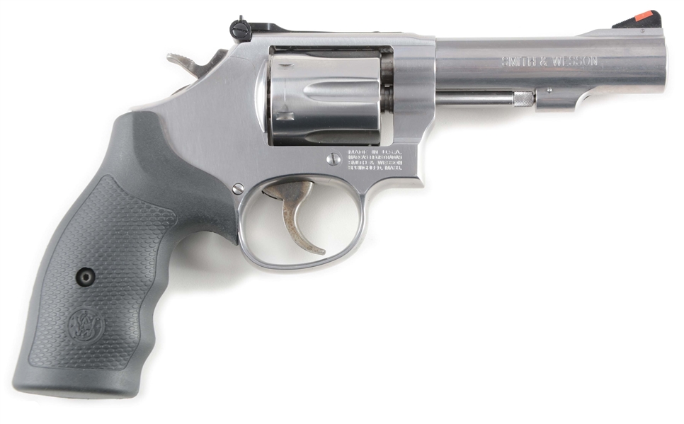 (M) CASED SMITH & WESSON MODEL 67-5 DOUBLE ACTION REVOLVER.