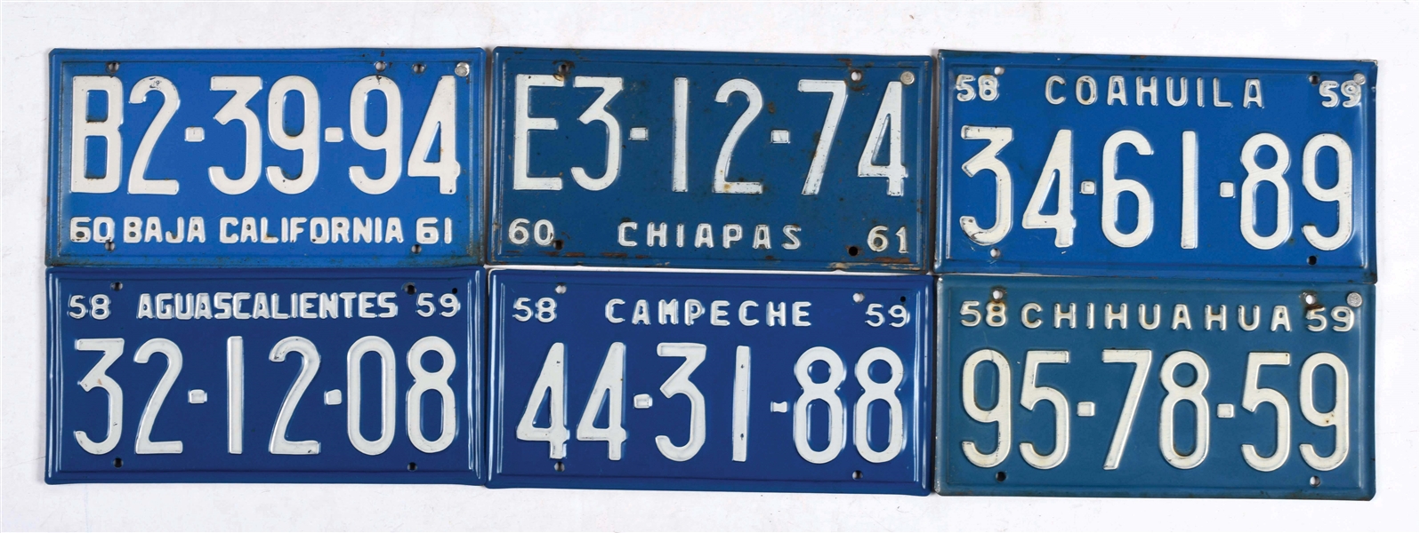LOT OF 32: STATES OF MEXICO RUN OF LICENSE PLATES.