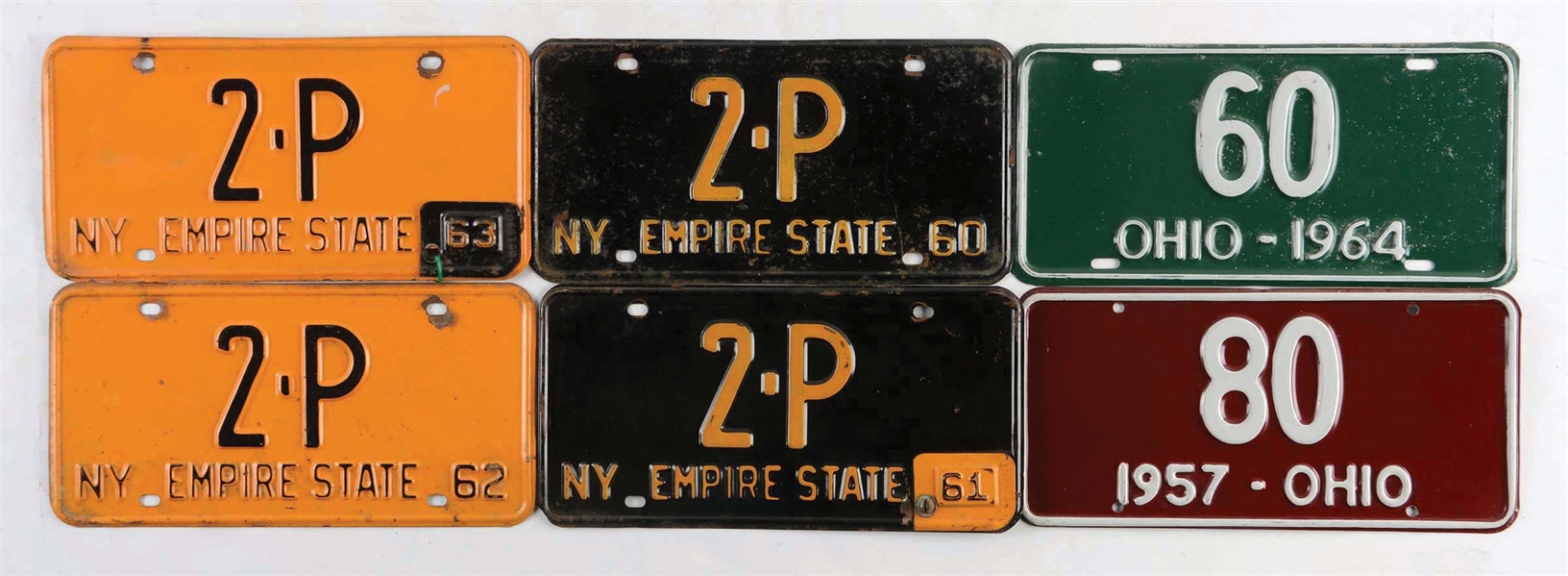 LOT OF 23: LOW & SPECIAL NUMBER LICENSE PLATES.