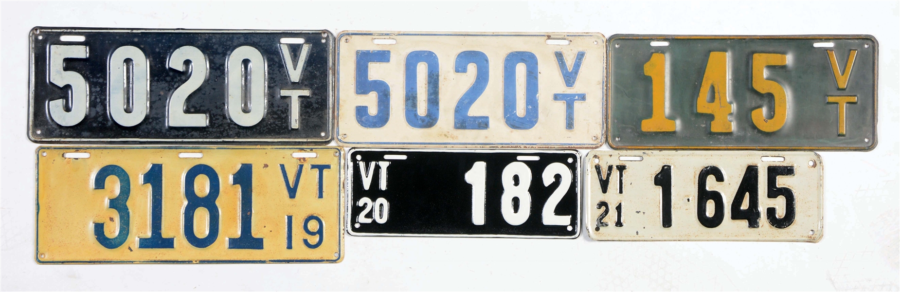 LARGE LOT OF VERMONT LICENSE PLATES.