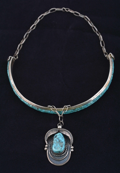 TURQUOISE ADORNED SILVER CHOKER.