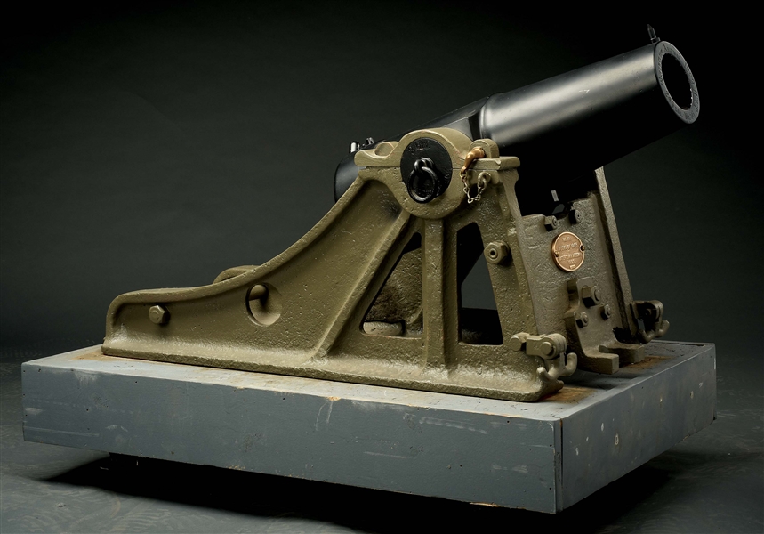 ATTRACTIVE MODEL 1895 WATERTOWN ARSENAL MANUFACTURED 3.6 INCH FIELD MORTAR IN ORIGINAL STEEL MOUNT ON WOODEN ROLLING DISPLAY STAND.