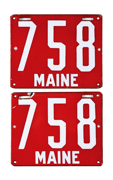 LOT OF 2: MAINE LICENSE PLATES AND ORIGINAL PHOTO