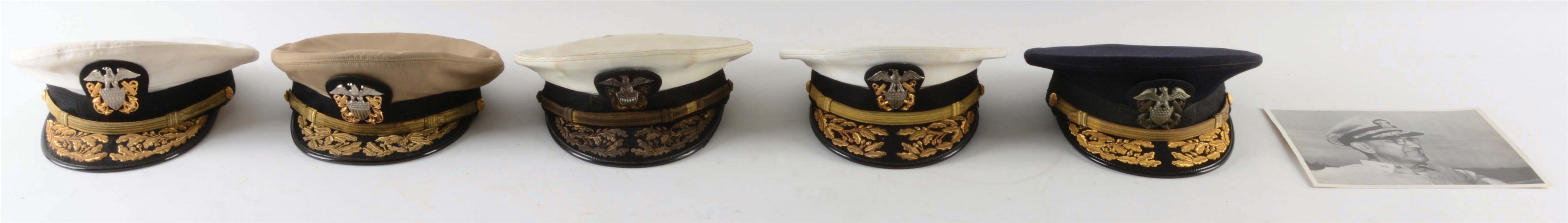 LOT OF 6: US NAVY ADMIRALS VISOR CAPS AND PHOTOGRAPH.