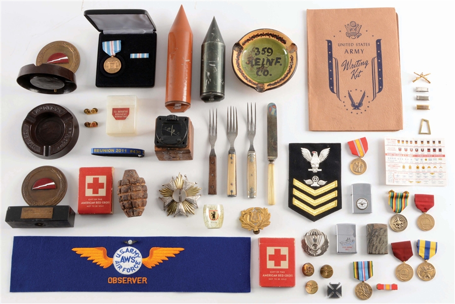 LOT OF 55: MISCELLANEOUS US MILITARY ITEMS. 