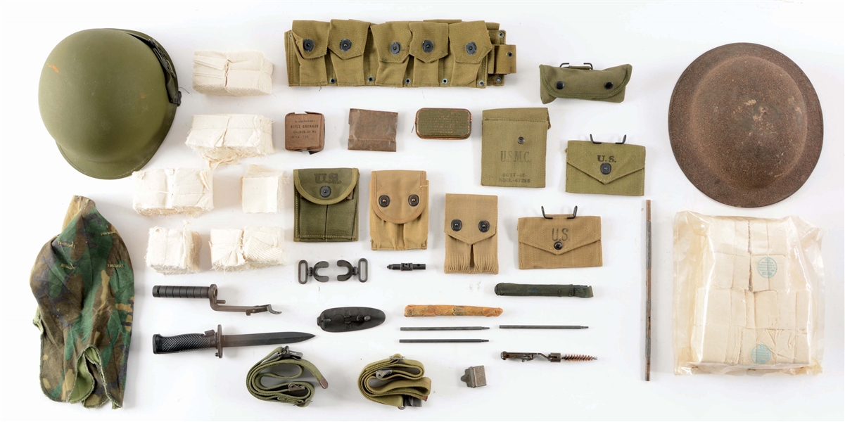 EXTENSIVE LOT OF U.S. MILITARY ITEMS FROM WORLD WAR I AND II. 