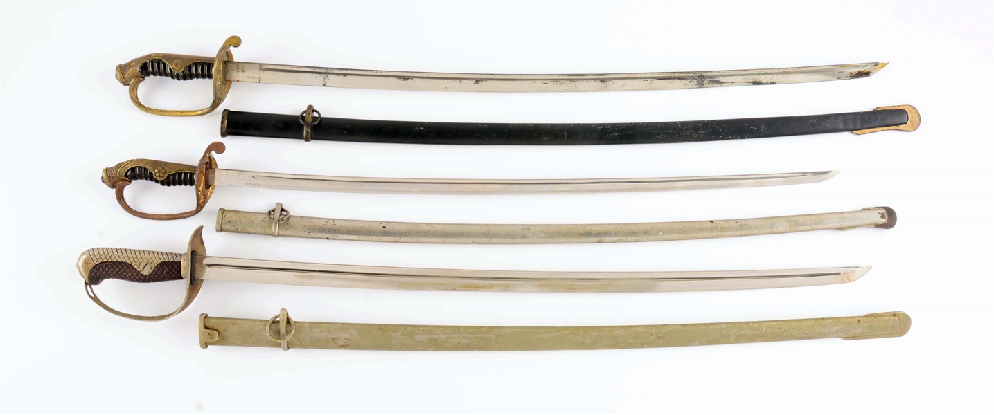 LOT OF 4: JAPANESE BLADES WITH SCABBARDS.