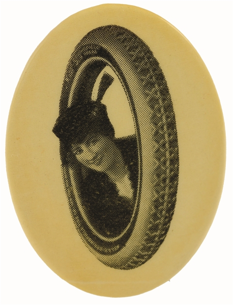 EARLY CELLULOID KELLY TIRES PINBACK BUTTON.