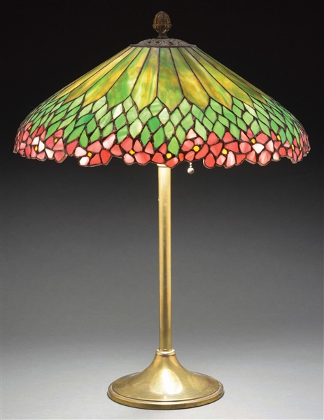 LEADED GLASS TABLE LAMP.