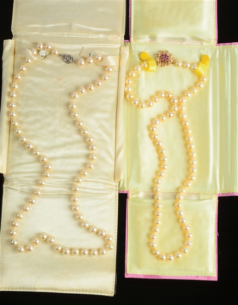 LOT OF 2: CULTURED PEARL STRAND NECKLACES.
