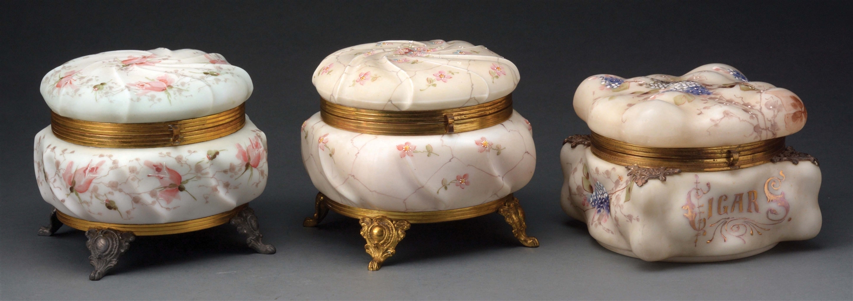 LOT OF 3: WAVECREST LIDDED VANITY CONTAINERS WITH FLORAL MOTIF.