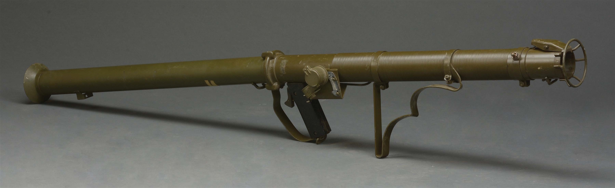 (D) EXTREMELY RARE AND UTTERLY FANTASTIC WORLD WAR II U.S. M9A1 2.36 INCH ROCKET LAUNCHER BAZOOKA (DESTRUCTIVE DEVICE).