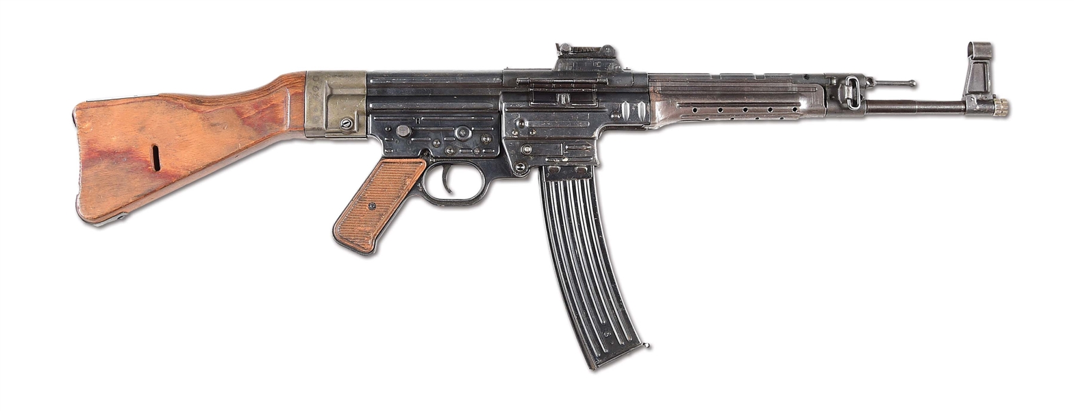 (N) ATTRACTIVE 1945 DATED C.G. HAENEL MANUFACTURED WORLD WAR II GERMAN MP-44 MACHINE GUN (DEACTIVATED) (CURIO AND RELIC).