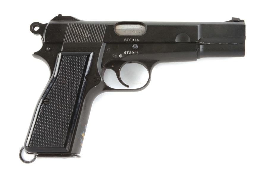 (C) WORLD WAR II CANADIAN INGLIS MK.I* BROWNING HIGH POWER 9MM PISTOL WITH HOLSTER.